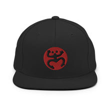 Load image into Gallery viewer, Negro &amp; Rojo al Relieve Snapback Hat